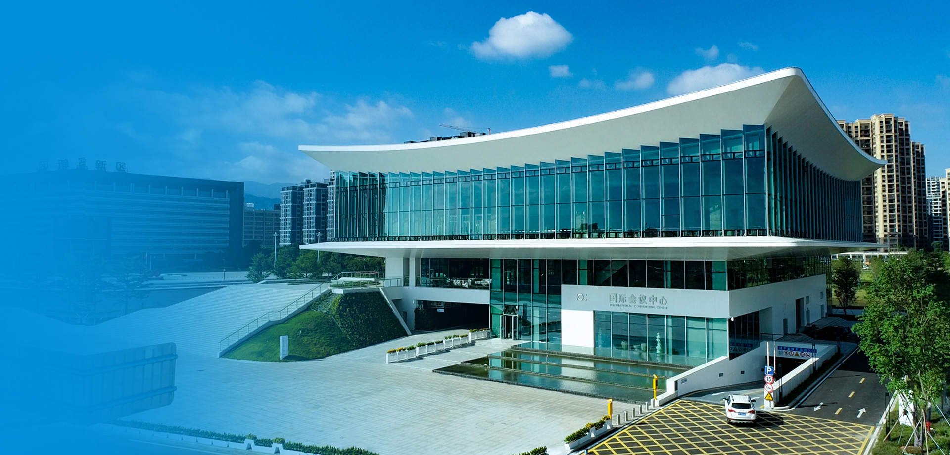 交融天下 建者無疆